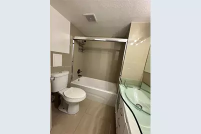 9250 Fontainebleau Blvd #202, Miami, FL 33172 - Photo 19