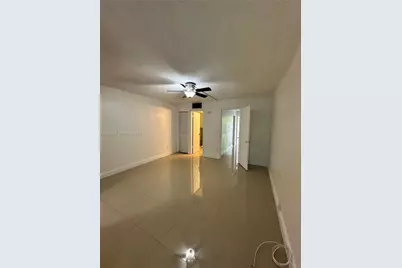 9250 Fontainebleau Blvd #202, Miami, FL 33172 - Photo 13