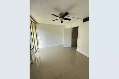 9250 Fontainebleau Blvd #202, Miami, FL 33172 - Photo 23