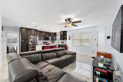 6810 Douglas St, Hollywood, FL 33024 - Photo 9