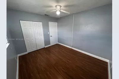 4061 N Dixie Hwy #28, Oakland Park, FL 33334 - Photo 9