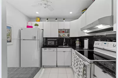 20400 Country Club Dr #203, Aventura, FL 33180 - Photo 7