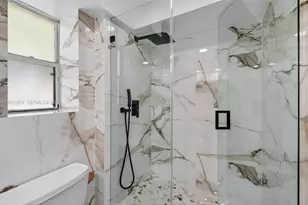 20300 W Country Club Dr, Aventura, FL 33180 - Photo 33