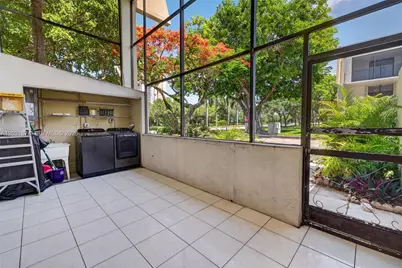 20300 W Country Club Dr #106-3, Aventura, FL 33180 - Photo 23