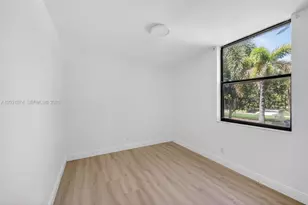 20300 W Country Club Dr, Aventura, FL 33180 - Photo 37