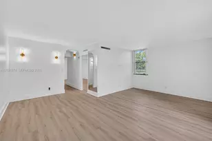 20300 W Country Club Dr, Aventura, FL 33180 - Photo 15