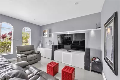 19023 SW 60th Ct, Pembroke Pines, FL 33332 - Photo 17