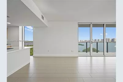 16385 Biscayne Blvd #1615, North Miami Beach, FL 33160 - Photo 1