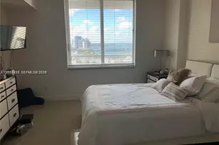 325 S Biscayne Blvd, Miami, FL 33131 - Photo 5