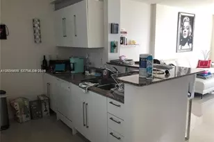 325 S Biscayne Blvd, Miami, FL 33131 - Photo 3