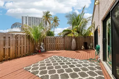 2731 S Parkview Dr, Hallandale Beach, FL 33009 - Photo 33