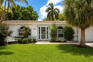 800 NE 2nd Ct, Hallandale Beach, FL 33009 - Photo 1