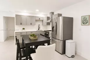 800 NE 2nd Ct, Hallandale Beach, FL 33009 - Photo 3