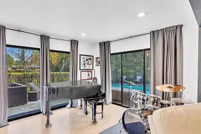 5602 S Travelers Palm Ln, Tamarac, FL 33319 - Photo 31