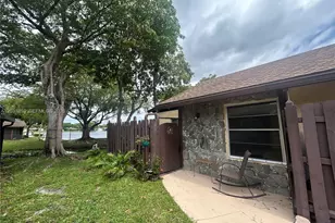 322 Briarwood Cir, Hollywood, FL 33024 - Photo 3