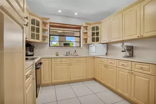855 W 70 Pl, Hialeah, FL 33014 - Photo 15