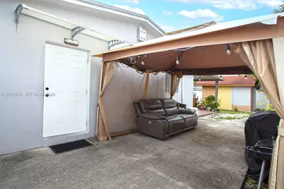 855 W 70th Pl, Hialeah, FL 33014 - Photo 33