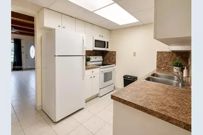 3719 Riverside Dr, Coral Springs, FL 33065 - Photo 7