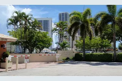 100 Golden Isles Dr #PH 7, Hallandale Beach, FL 33009 - Photo 47