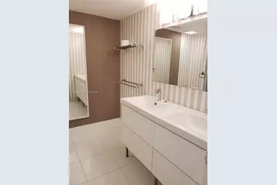 100 Golden Isles Dr #PH 7, Hallandale Beach, FL 33009 - Photo 21
