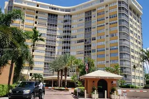 100 Golden Isles Dr, Hallandale Beach, FL 33009 - Photo 43