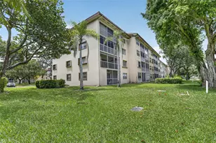 1200 SW 125th Ave, Pembroke Pines, FL 33027 - Photo 3