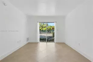 445 SW 11th St, Miami, FL 33130 - Photo 3