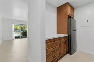 445 SW 11th St, Miami, FL 33130 - Photo 11
