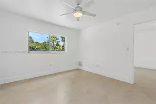 445 SW 11th St, Miami, FL 33130 - Photo 15