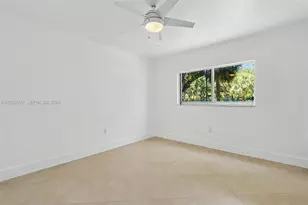 445 SW 11th St, Miami, FL 33130 - Photo 13
