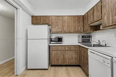 3150 N Palm Aire Dr #705, Pompano Beach, FL 33069 - Photo 7