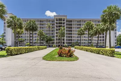 3150 N Palm Aire Dr #705, Pompano Beach, FL 33069 - Photo 1