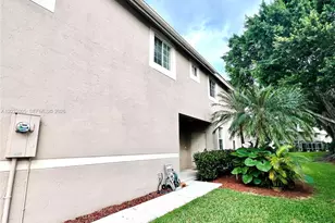 2176 Salerno Cir, Weston, FL 33327 - Photo 3