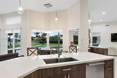 2235 SW 105th Ter, Davie, FL 33324 - Photo 19