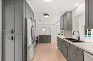 440 SW 29th Rd, Miami, FL 33129 - Photo 25