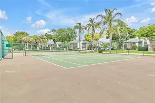 96 Wimbledon Lake Dr, Plantation, FL 33324 - Photo 25