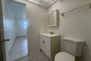 8000 S Colony Cir S, Tamarac, FL 33321 - Photo 17