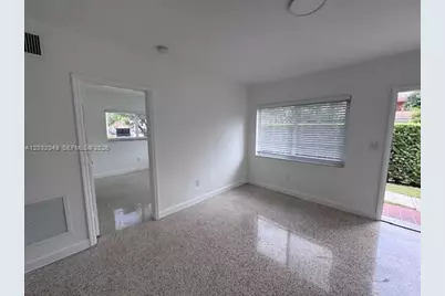 900 SW 5th Ave #3, Miami, FL 33130 - Photo 25