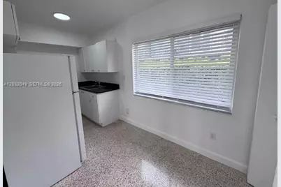 900 SW 5th Ave #3, Miami, FL 33130 - Photo 9