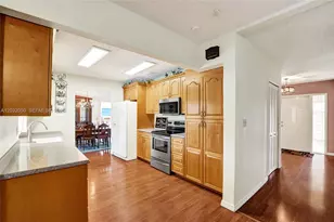 7421 NW 8th Ct, Plantation, FL 33317 - Photo 15