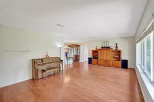 7421 NW 8th Ct, Plantation, FL 33317 - Photo 11