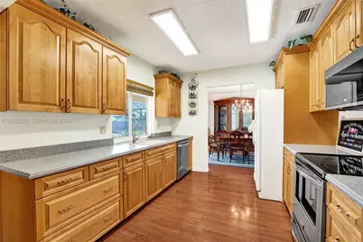 7421 NW 8th Ct, Plantation, FL 33317 - Photo 15