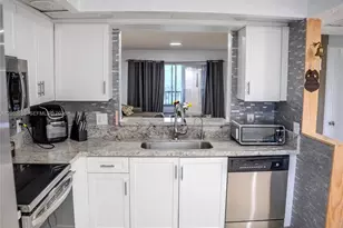 1200 SW 137th Ave, Pembroke Pines, FL 33027 - Photo 5