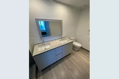 1010 Brickell Ave #2704, Miami, FL 33131 - Photo 7