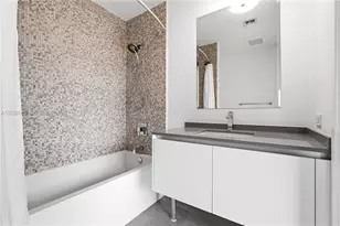 88 SW 7th St, Miami, FL 33130 - Photo 17