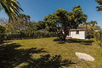 180 Carlisle Dr, Miami Springs, FL 33166 - Photo 23