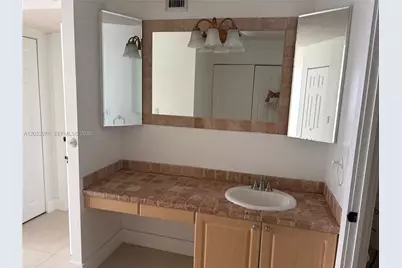 150 Ocean Lane Dr #4B, Key Biscayne, FL 33149 - Photo 27