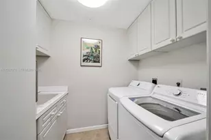 6051 N Ocean Dr, Hollywood, FL 33019 - Photo 39
