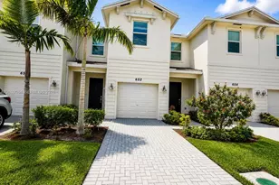 652 SE Lk Fls St, Port Saint Lucie, FL 34984 - Photo 1