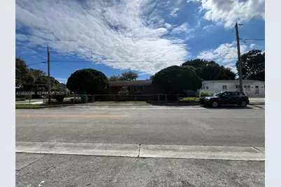 1100 NW 57th St, Miami, FL 33127 - Photo 13